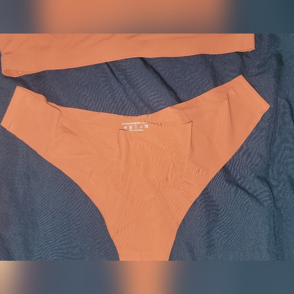 COPY - Brand New 2 sets of matching Bra & Thong Size L - Picture 12 of 12